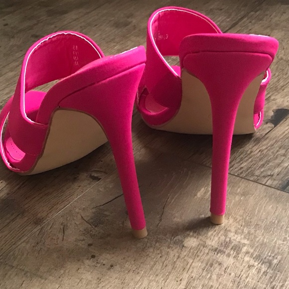 HOT PINK HEELS - Picture 5 of 8